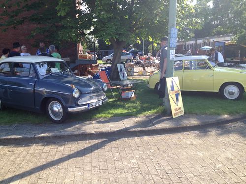 300 Fahrzeuge der Borgward-Gruppe kamen in Wilhelmshaven zusammen