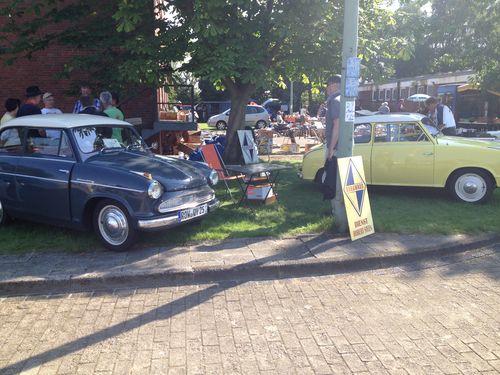 300 Fahrzeuge der Borgward-Gruppe kamen in Wilhelmshaven zusammen