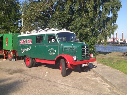 300 Fahrzeuge der Borgward-Gruppe kamen in Wilhelmshaven zusammen