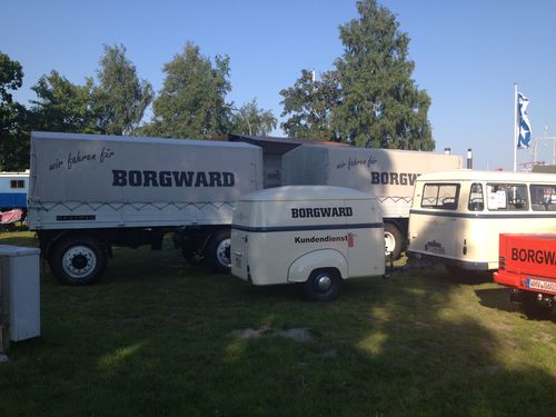 300 Fahrzeuge der Borgward-Gruppe kamen in Wilhelmshaven zusammen